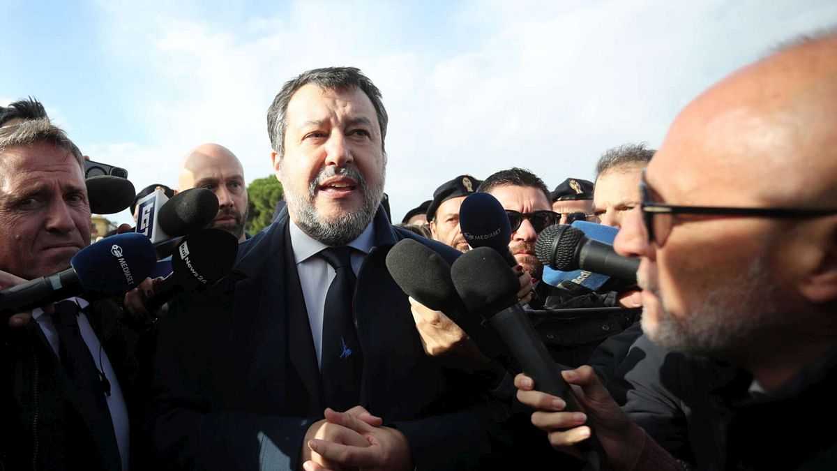 Açık Silah davasında Salvini, gerçek olmadığı için beraat etti