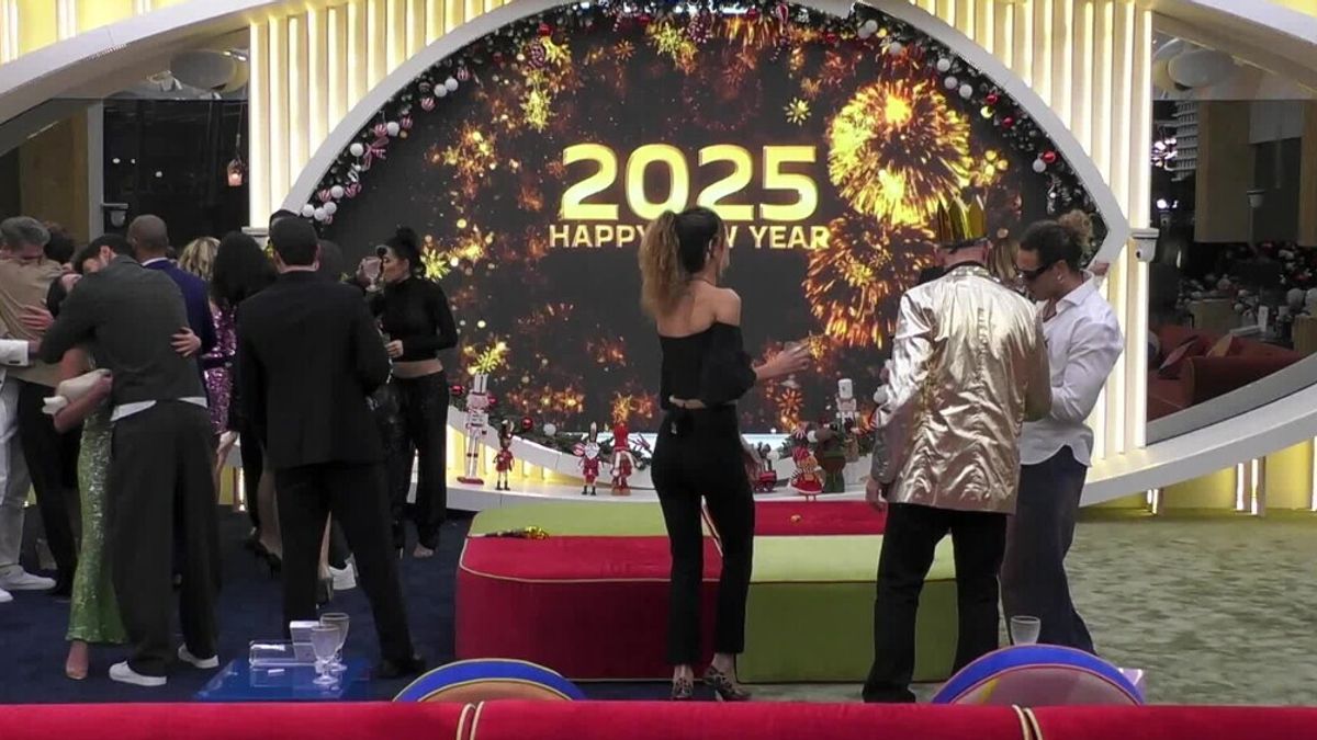 Big Brother, striptizli yılbaşı partisi