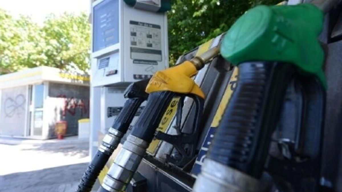 Catania, dimentica la figlia alla pompa di benzina: denunciata