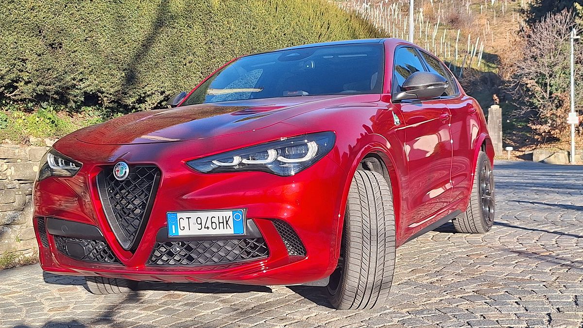 Alfa Romeo Stelvio Quadrifoglio, Stellantis SUV süper otomobilinin testi