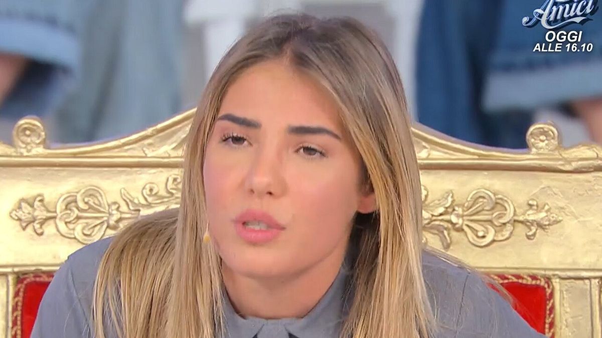 “Erkekler ve Kadınlar”, Martina De Ioannon Gianmarco'yu “terhis ediyor”