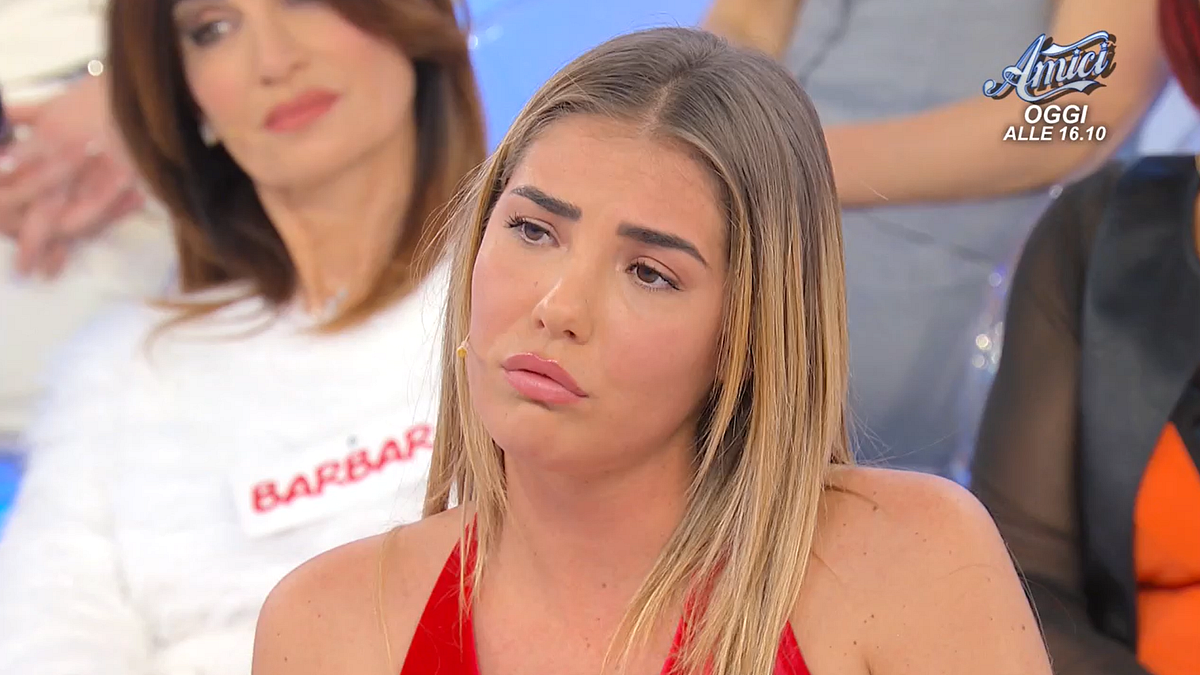 Martina De Ioannon, Gianmarco ve Ciro'yu “Erkekler ve Kadınlar” konusunda uyarıyor