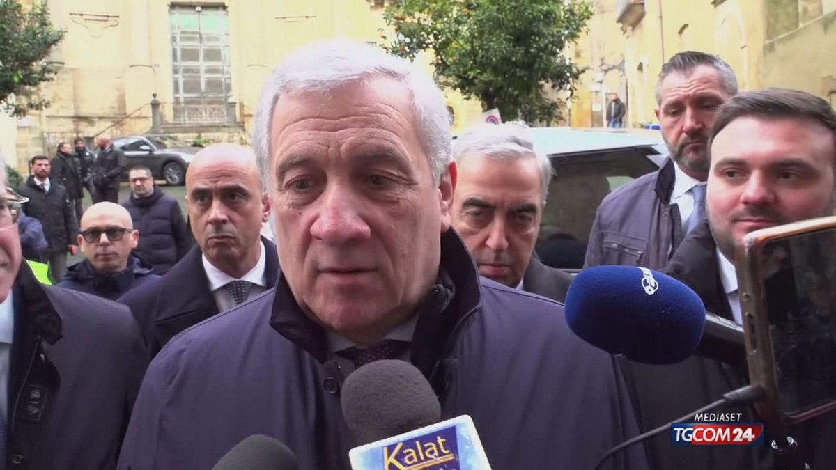 Forza Italia, Tajani: “Tek merkez biziz”