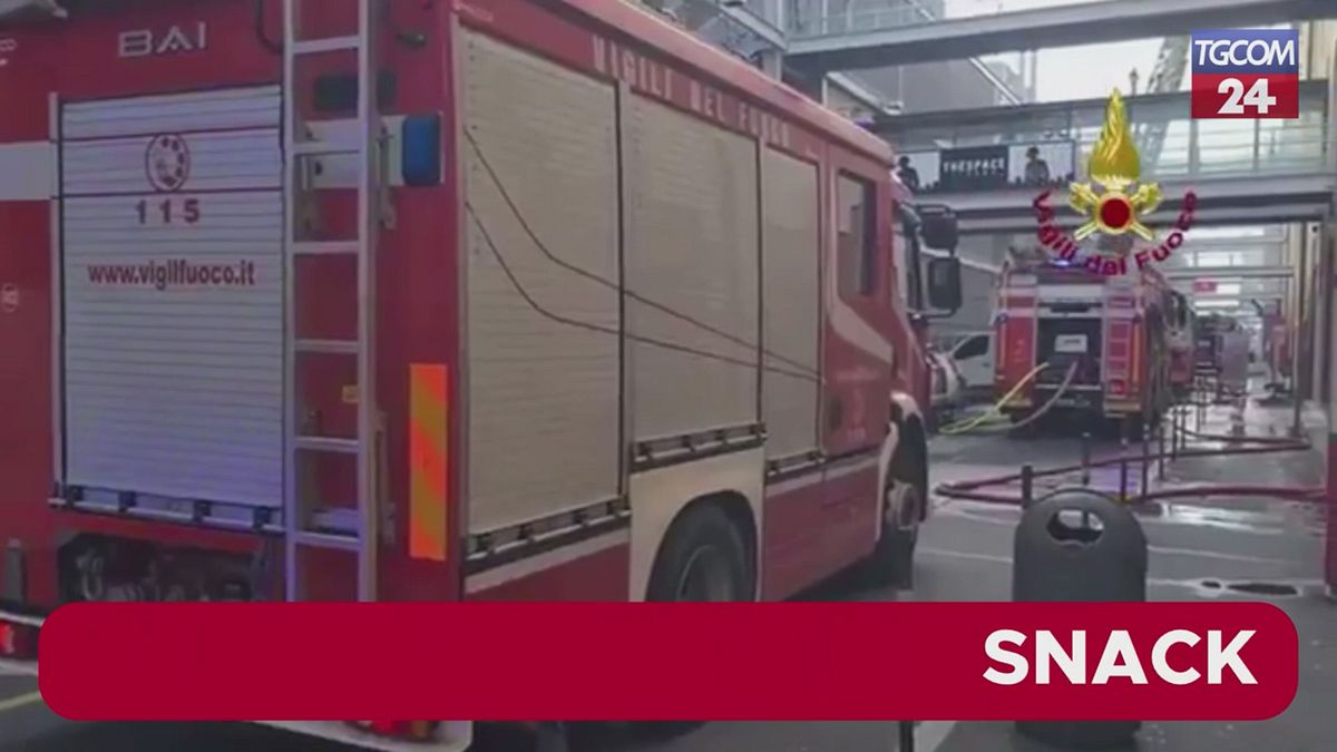 Cenova'nın Eski Limanı'ndaki Pamuk Depolarında Yangın