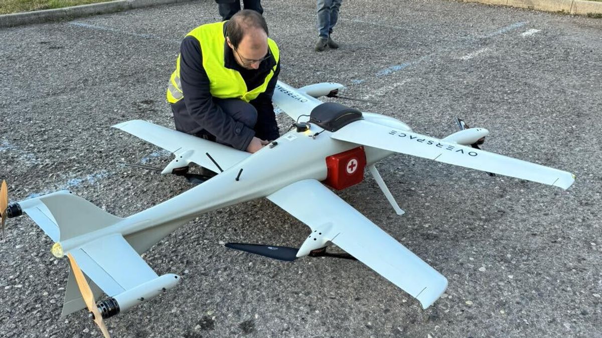 Brescia, doktor drone, uyuşturucuyu taşıyan Iseo Gölü'nden havalanıyor