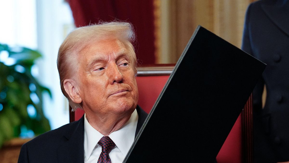 ABD ve Trump Kongre Binası'nda ilk kararnameyi imzaladı