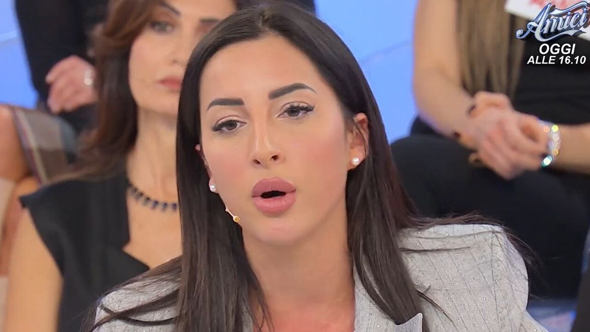 “Erkekler ve Kadınlar”, Francesca'nın Gianluca ile dışındaki şüpheleri