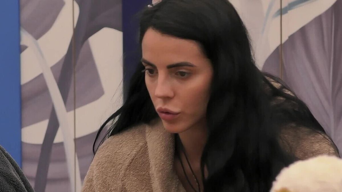 Grande Fratello, Shaila e Zeudi contro Javier dopo bacio a Helena