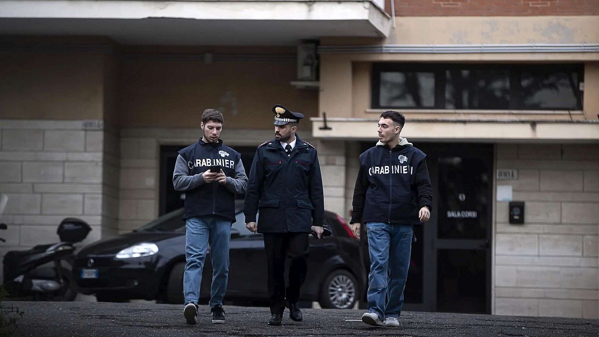 Roma, guardia giurata sorprende ladri e spara: morto un malvivente