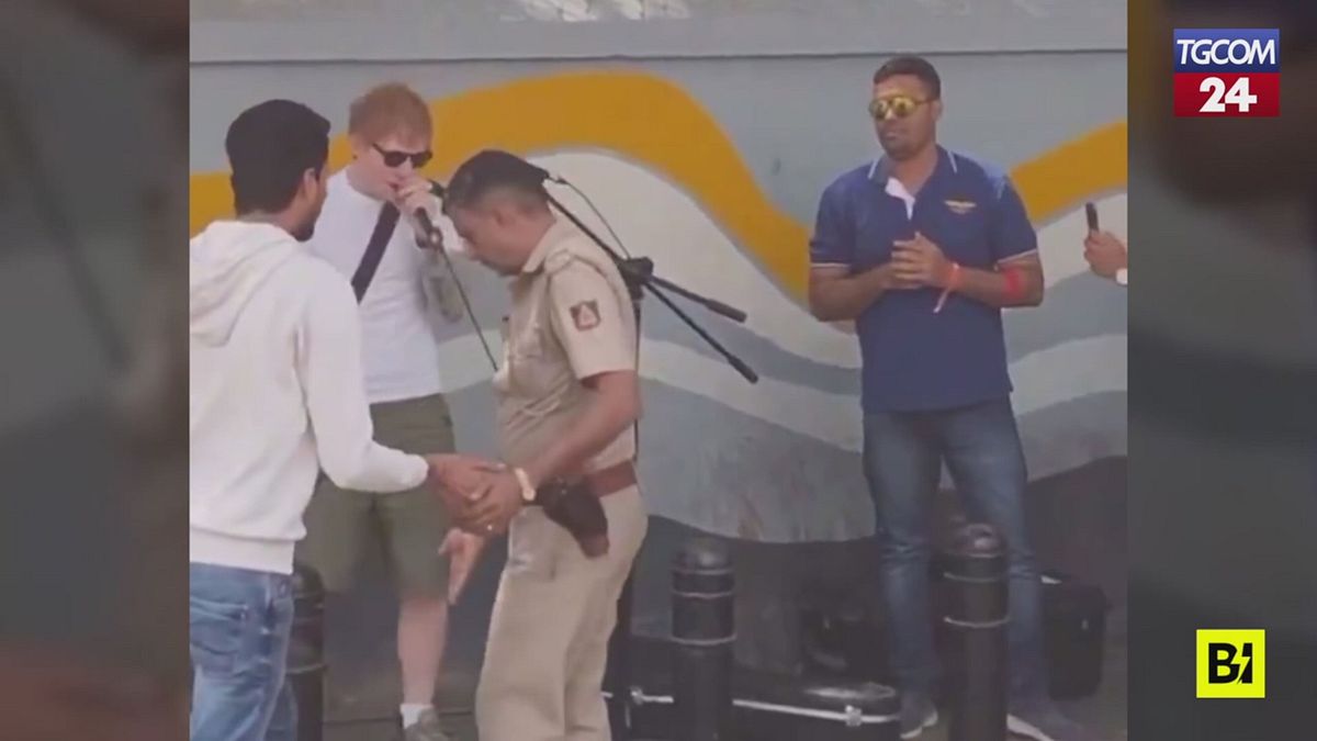 Hindistan, polis bloğu ve sokakta sahne alan Sheeran
