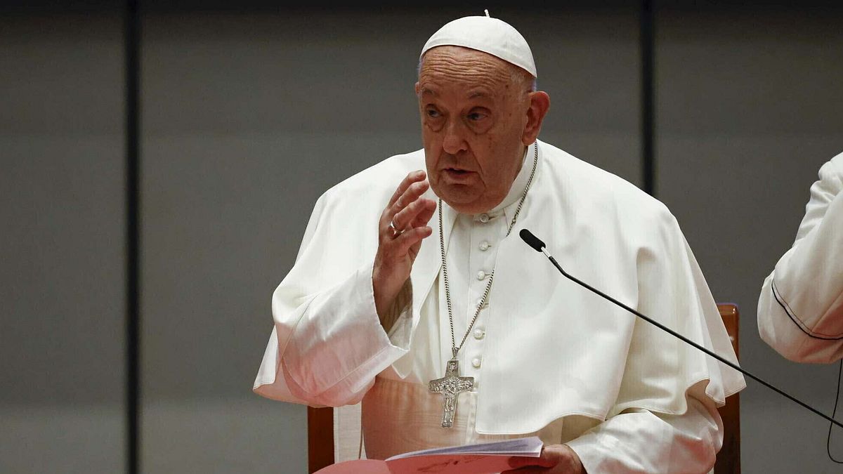 Papa Francis “Hala kritik koşullarda, ayrılmış prognoz”