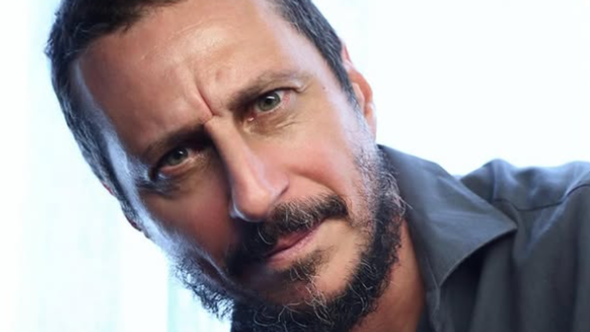 Luca Bizzarri şovu ifade eder ve özür diler: “Ben yazmadım”
