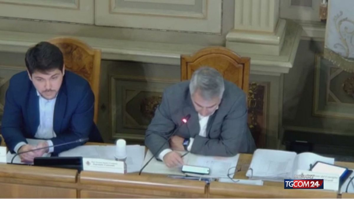 Salò, Mussolini'de Fahri Vatandaşlığı İptal ediyor