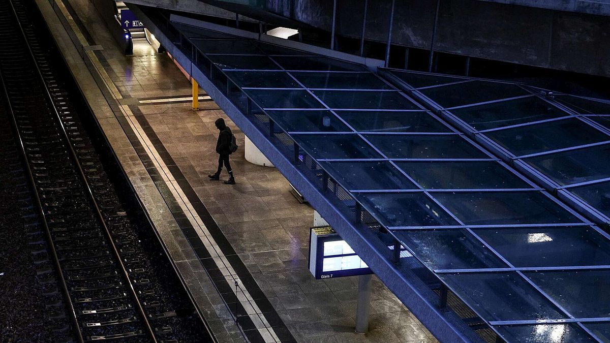 Trenler, sendikalar 6 Mayıs'ta Ulusal Grev'i gösteriyor