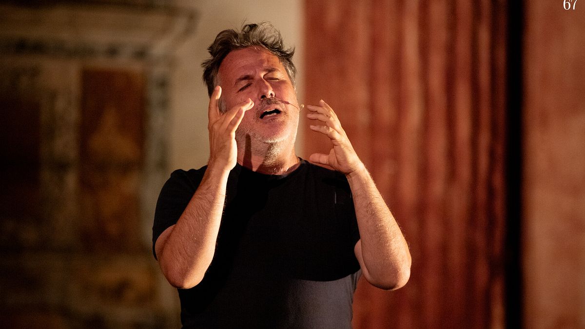 Davide Enia, Milano'daki Piccolo Teatro Grassi'de “Self -Portrit” ile sahnelendi