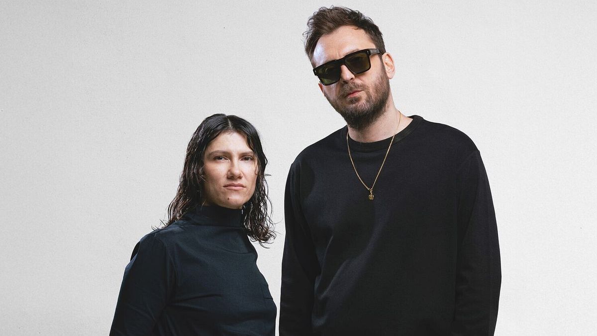 Cesare Cremonini ve Elisa her şeye rağmen single'ı duyurur