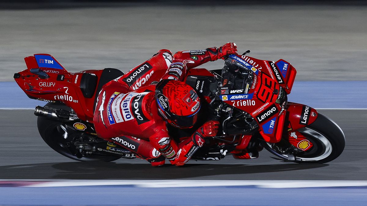 MotoGP, GP Qatar: Marquez fa bis, vittoria su Bagnaia e Morbidelli