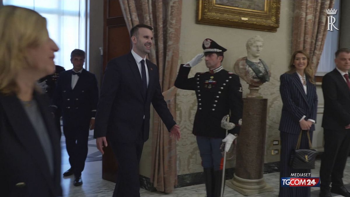 Sergio Mattarella, Pile Pile Pili: Kararlı Koşullar