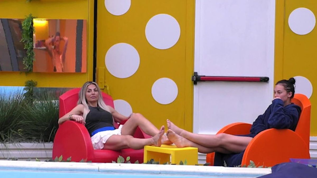 Pierangelo ve Yasemin tarafından hayal kırıklığına uğradığı Coupe Giorgia Villa'ya