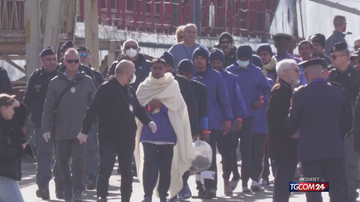 İlk düzensiz göçmen Arnavutluk'tan kovulan geri dönüşler