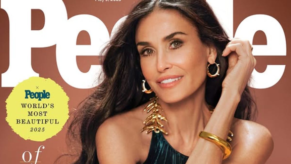 Demi Moore “Dünyanın En Güzel 2025” dir.