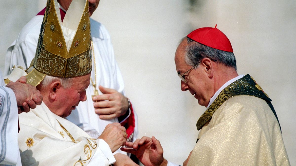 Caso Cipriani, sanzionato da Papa Francesco per pedofilia si presenta alle congregazioni vestito da cardinale
