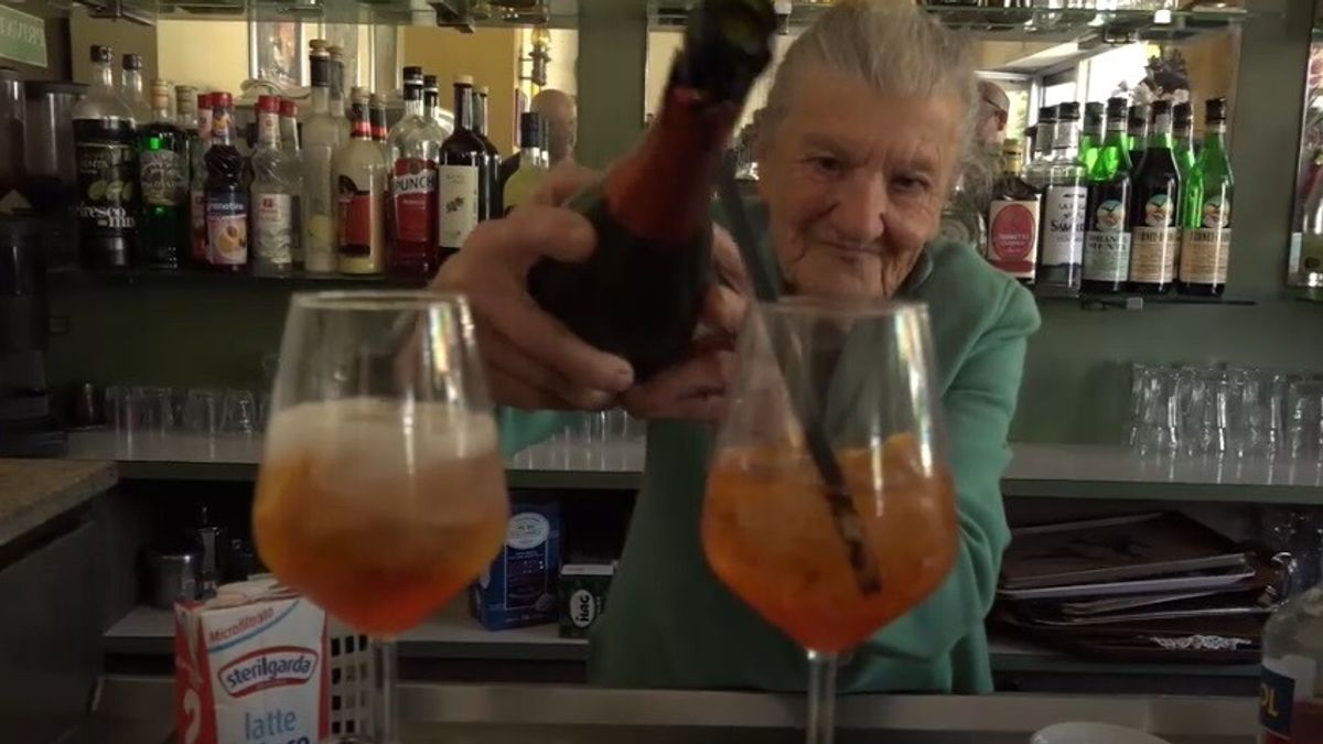 Anna, 100 anni: barista ogni giorno dal 1958
