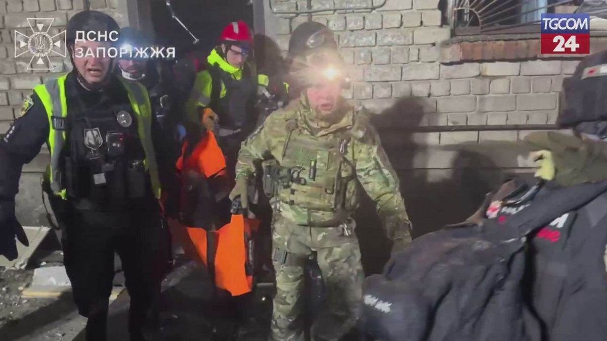 Ucraina, attacco russo a Zaporizhzhia: un morto e 28 feriti