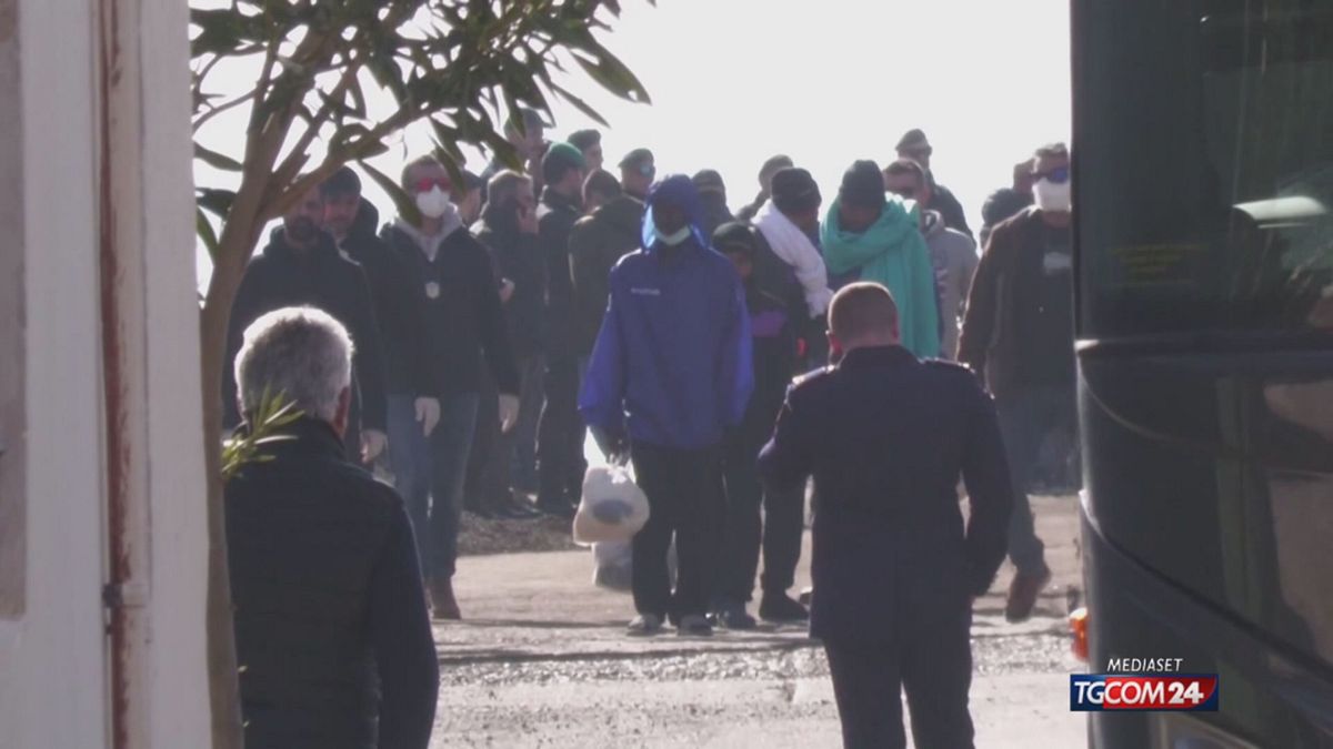 Migranti, il nuovo trucco per arrivare nella Ue