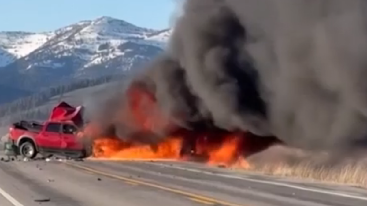 Usa, scontro tra pick up e veicolo turistico vicino al parco di Yellowstone: 7 morti, due sono italiani