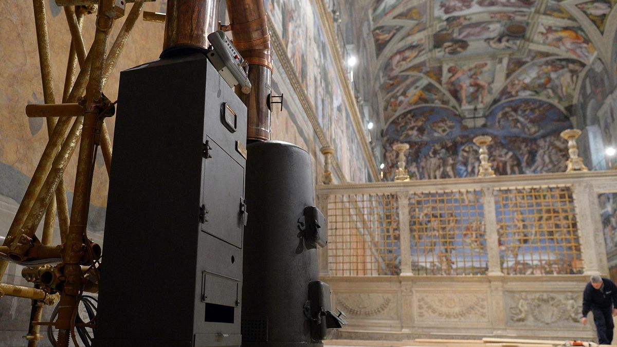 Conclave, officiali e addetti giurano il "segreto assoluto": pena la scomunica