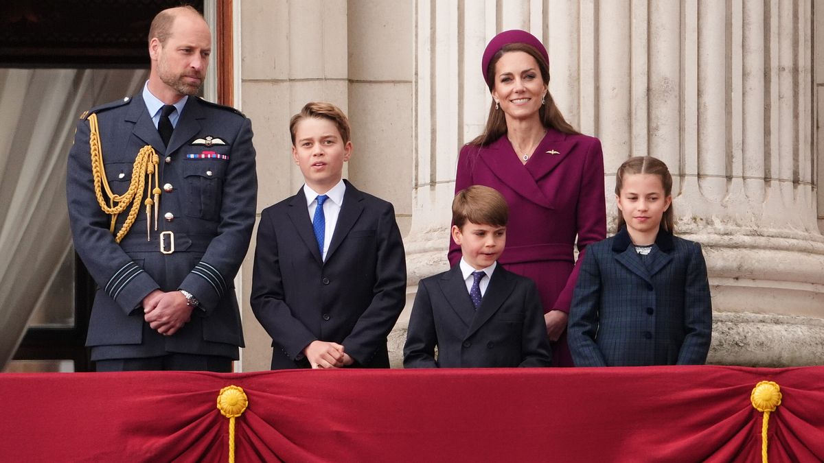 Kate Middleton ve William, Prens ile VE GÜN kutlamalarına