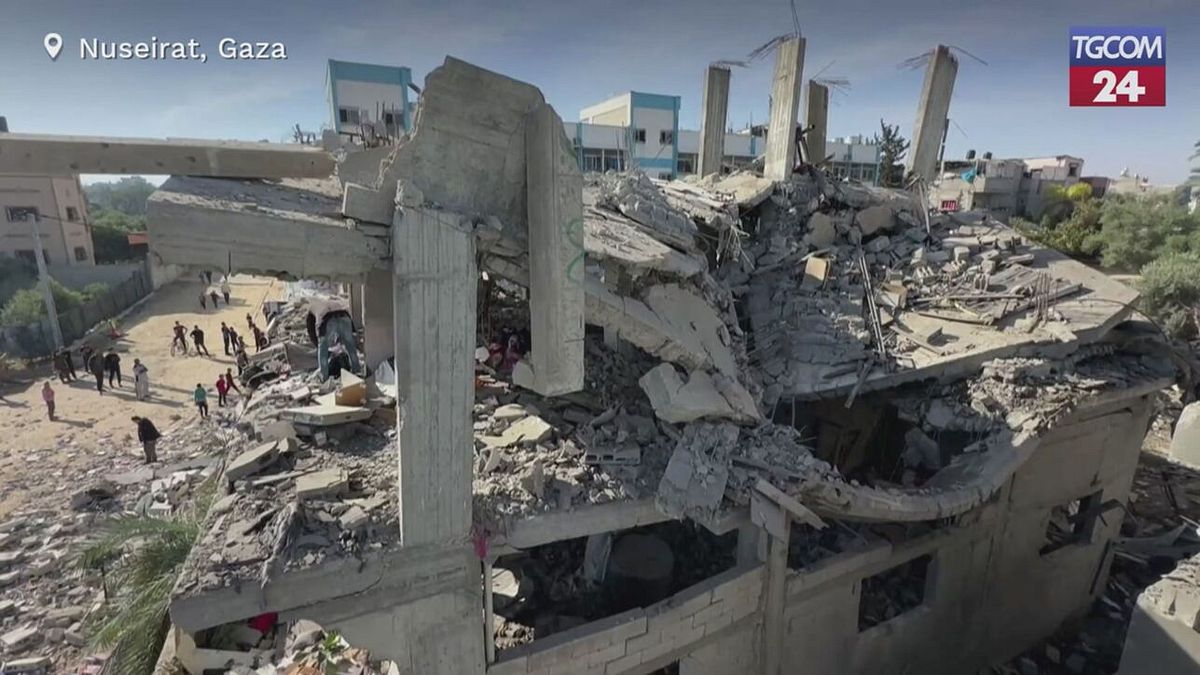 gaza attacchi aerei israeliani a nuseirat   edifici distrutti