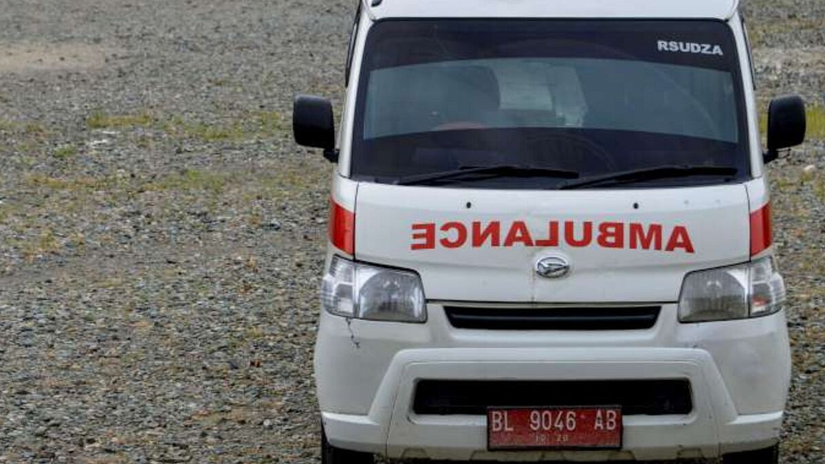 Endonezya, frenlerden vazgeçiyorlar ve yokuş aşağı devrilmiş otobüsler: Dead
