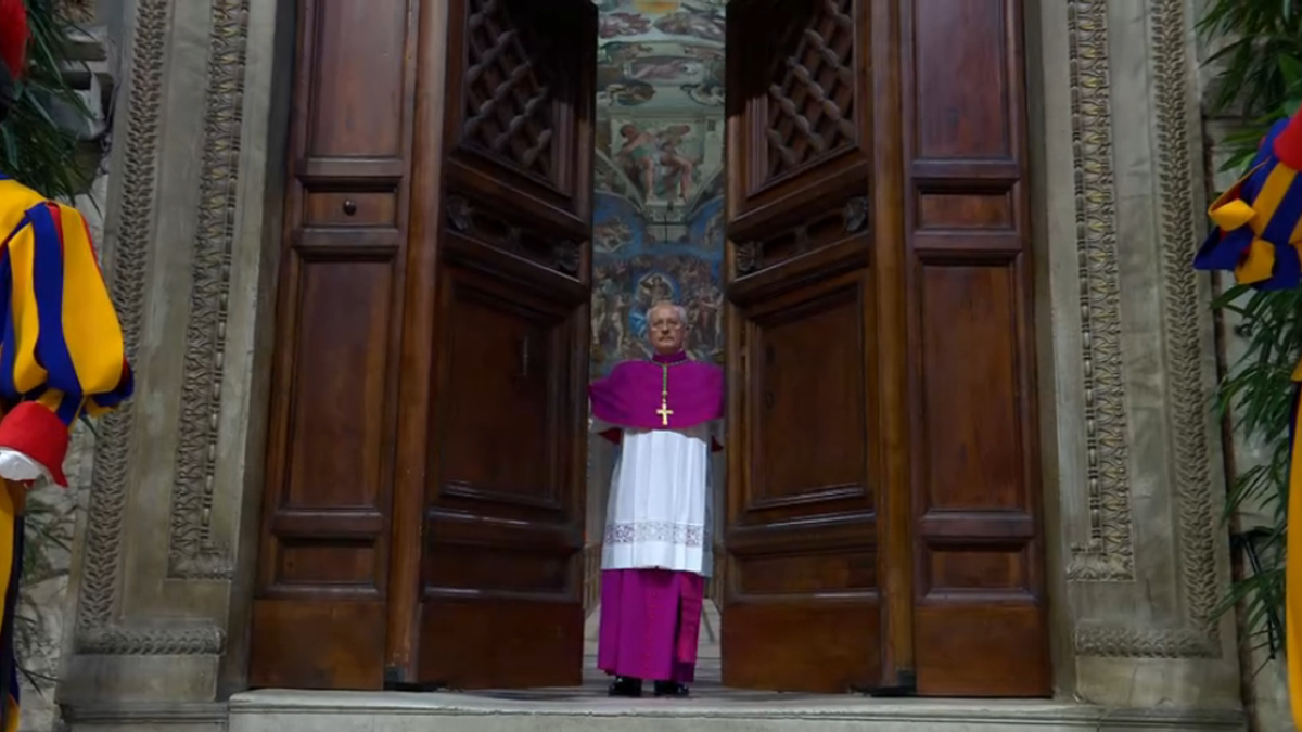 al via il conclave i cardinali chiusi nella cappella sistina per l elezione del nuovo papa