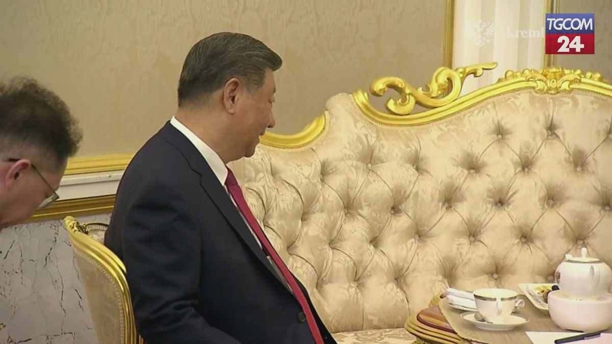 tè e pasticcini la merenda al cremlino di putin e xi jinping