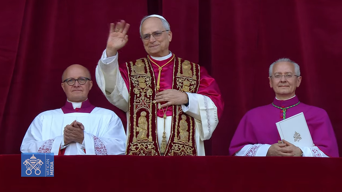 conclave eletto il nuovo papa è l americano robert francis prevost ha scelto di chiamarsi leone xiv le sue prime parole la pace sia con tutti voi 