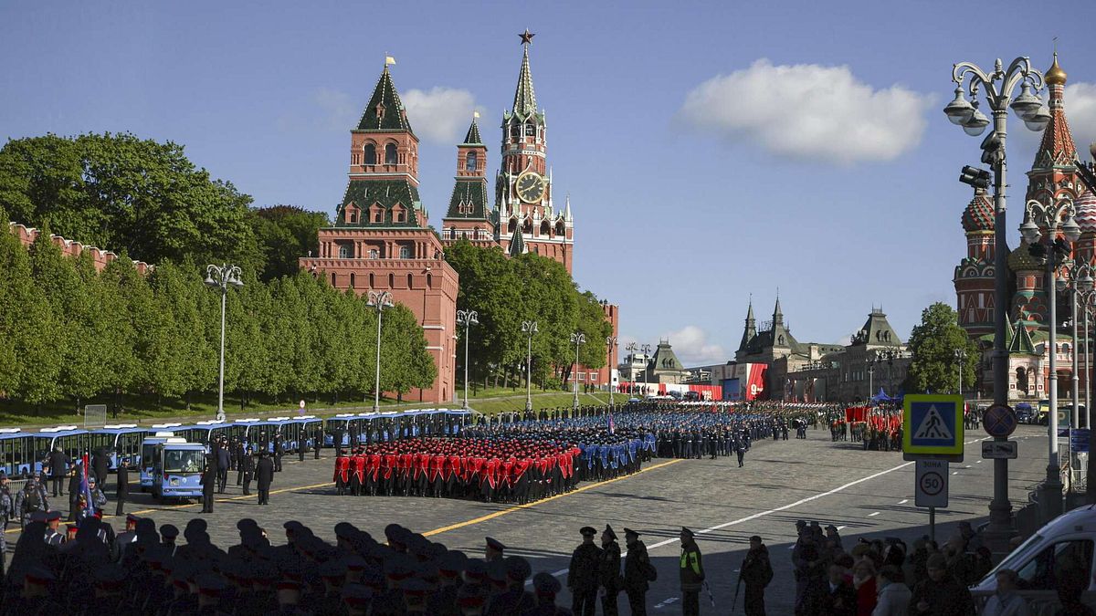 ucraina media sanzioni usaue se la russia rifiuta una tregua di 30 giorni zelensky sabato incontra la coalizione dei volenterosi