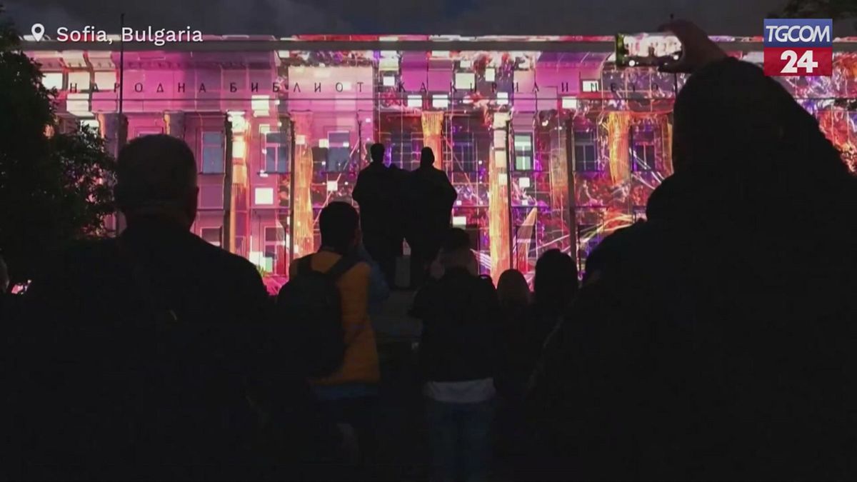 bulgaria sofia si illumina i monumenti culturali brillano con spettacolari installazioni 3d