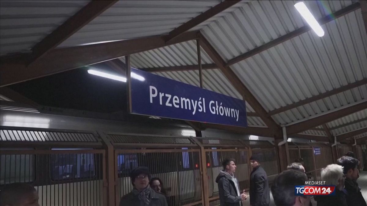 Macron, Starmer e Merz sul treno per Kiev