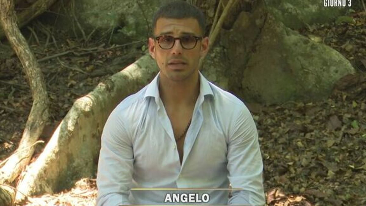 Isola Dei Famosi 2025, Angelo Famo terk etmeye karar verir