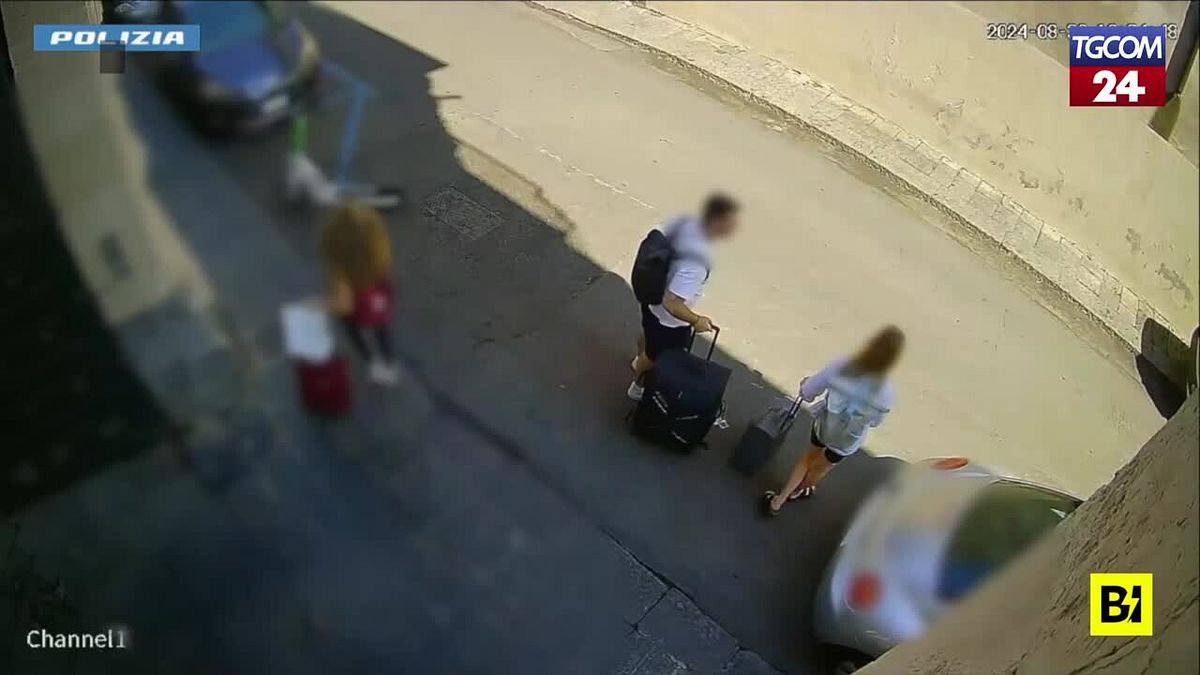 strattonavano e trascinavano a terra le loro vittime arrestati due scippatori seriali a catania