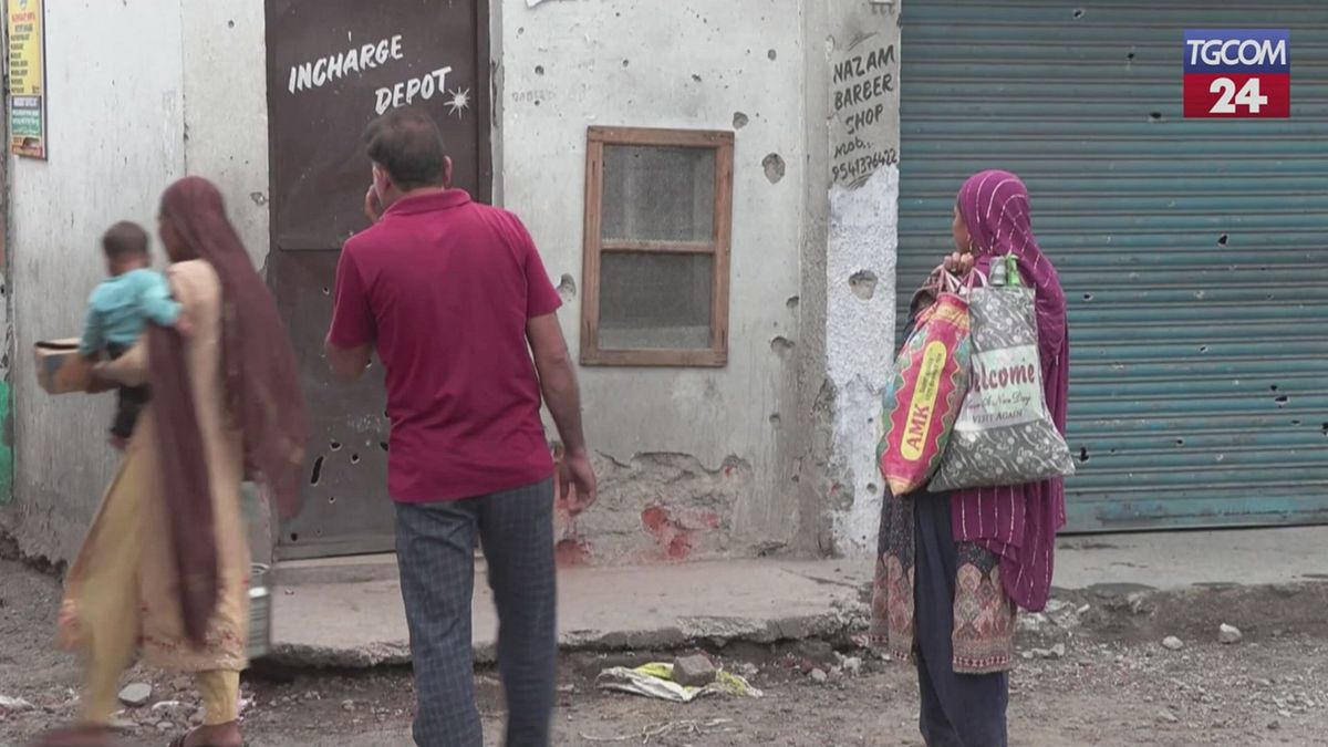 kashmir dopo la tregua tra pakistan e india tornano a casa gli abitanti delle zone di confine