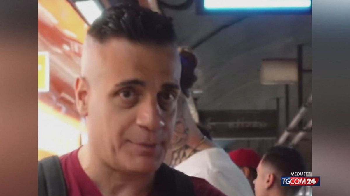 Roma, paura per lo youtuber Cicalone: "Hanno tentato di investirmi"