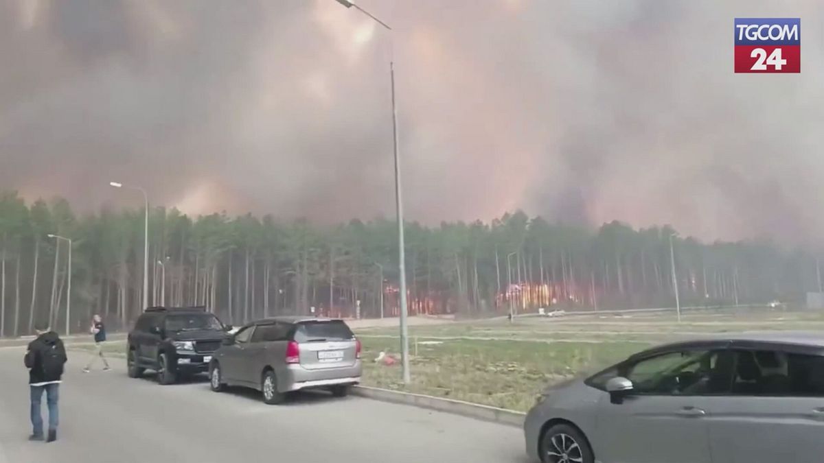 russia gli incendi si avvicinato alle città paura tra i cittadini
