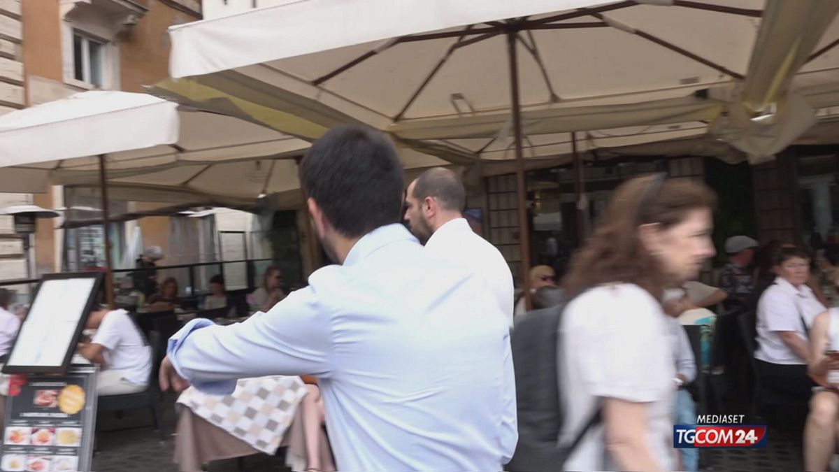 Roma "invasa" da cartelli acchiappa turisti