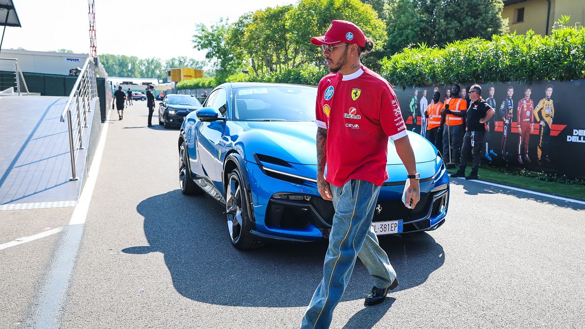 Il paddock di Imola prende vita