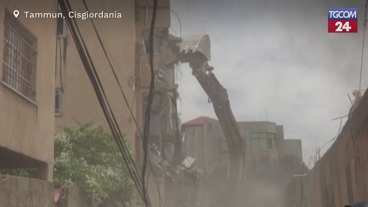 Cisgiordania, un bulldozer dell