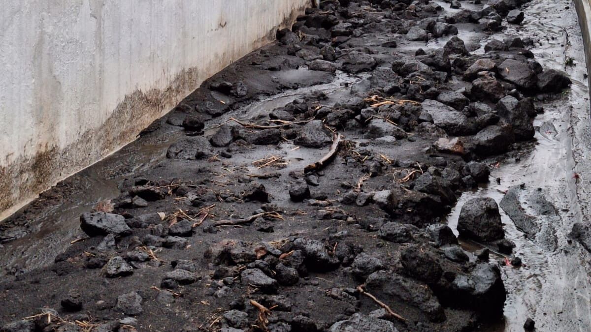Kötü hava, Stromboli (hala) çamur tarafından sular altında kaldı