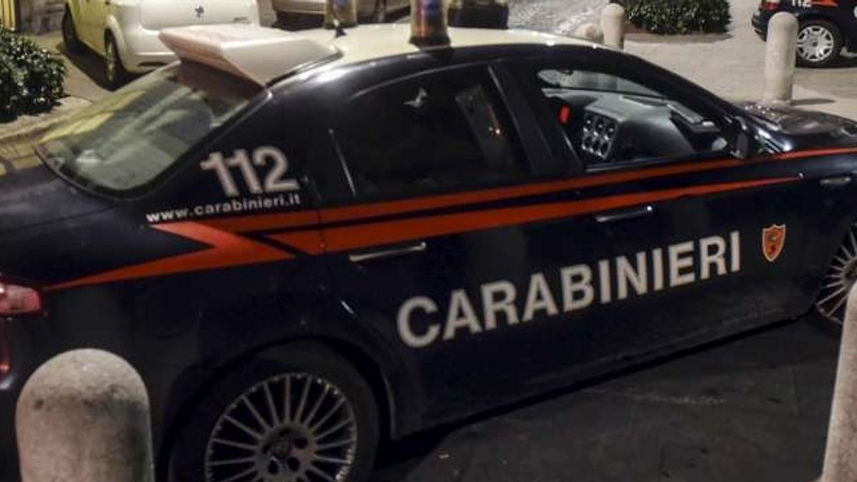 Ragazzo accoltellato in centro a Milano: è gravissimo, pugnalato anche il cane